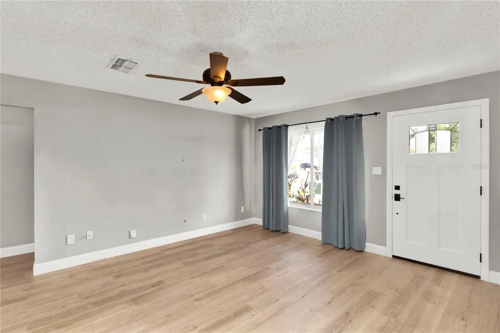 5556 MEMORIAL DRIVE Orlando, FL 32821