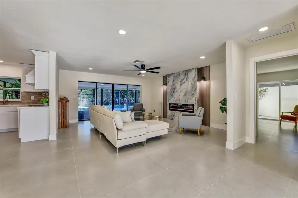 207 DUNBRIDGE DRIVE Palm Harbor, FL 34684