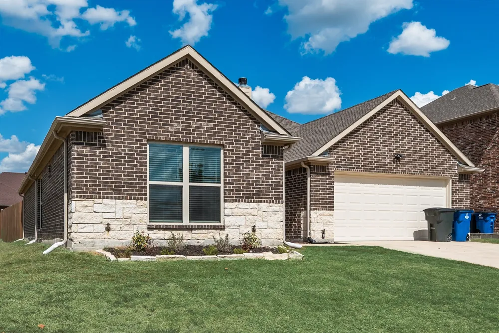 2808 Park Street Ennis, TX 75119