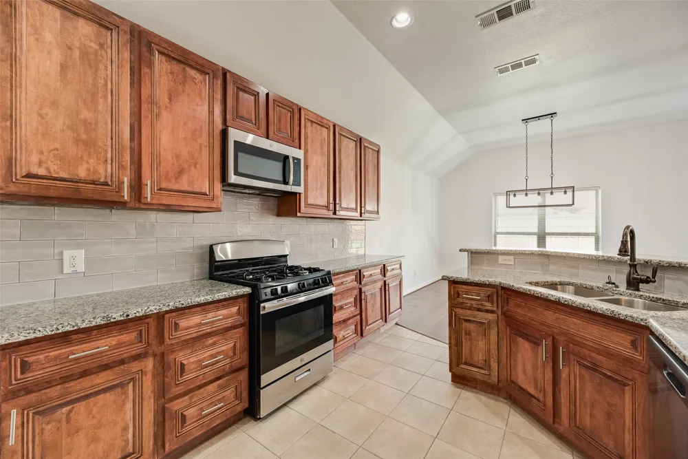 2808 Park Street Ennis, TX 75119