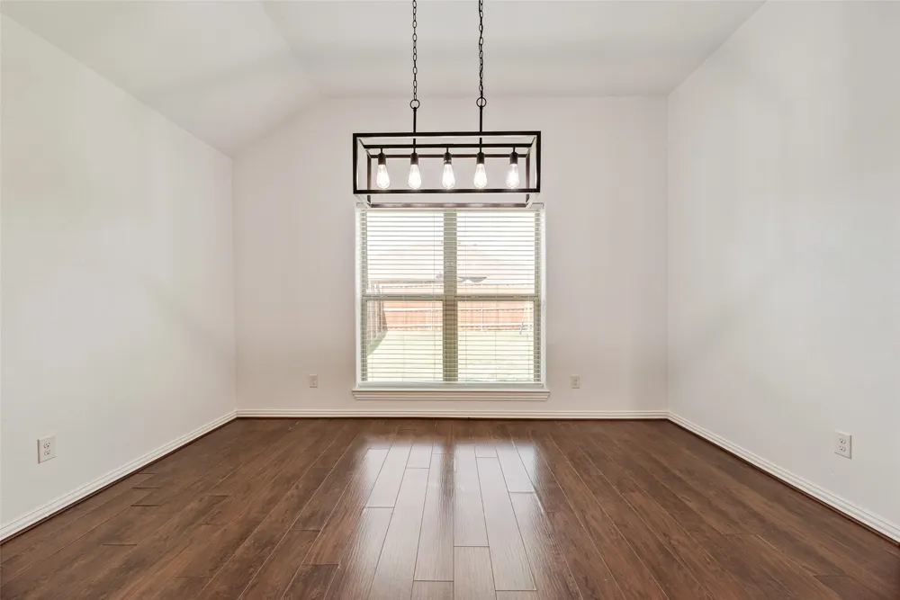 2808 Park Street Ennis, TX 75119