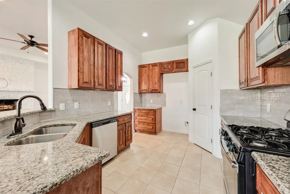 2808 Park Street Ennis, TX 75119