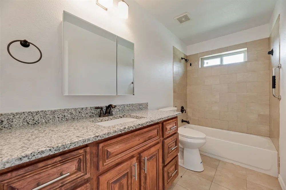 2808 Park Street Ennis, TX 75119