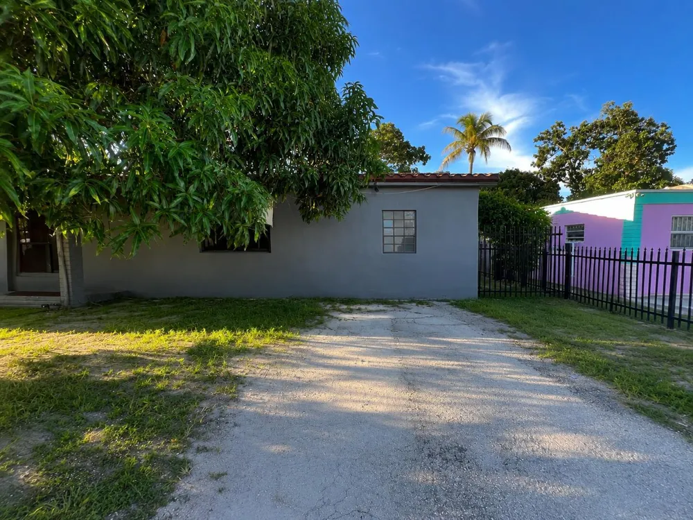845 NW 144TH STREET Miami, FL 33168