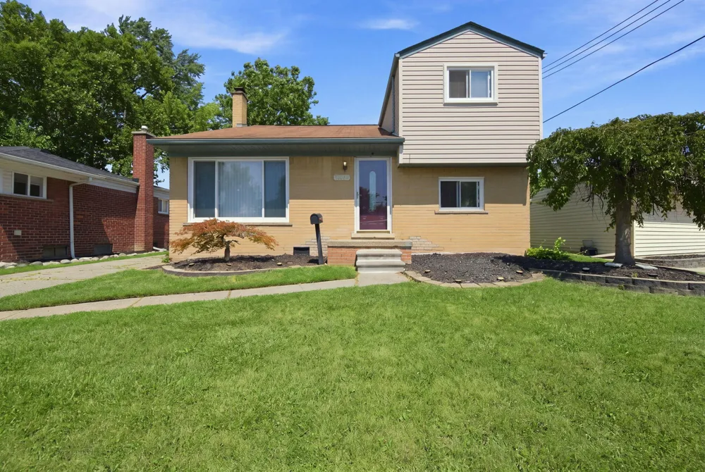 31040 Stephen Avenue Westland, MI 48185