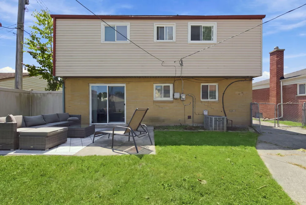 31040 Stephen Avenue Westland, MI 48185