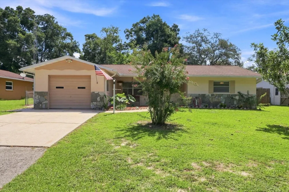 1285 HAGGERTY POINT Crystal River, FL 34429