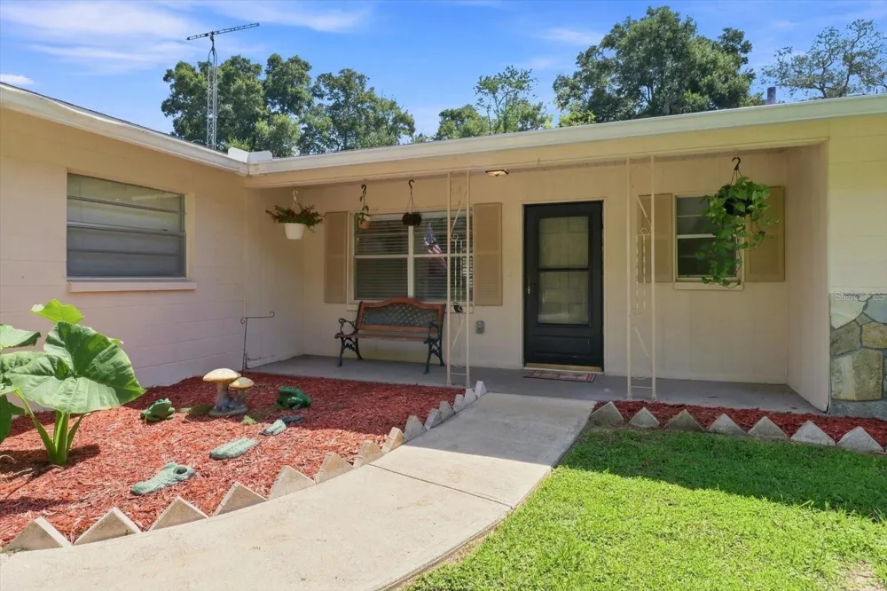 1285 HAGGERTY POINT Crystal River, FL 34429