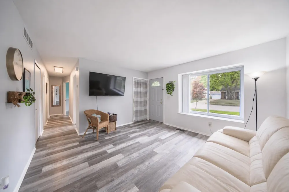 5719 Sunset Trail Ypsilanti, MI 48197