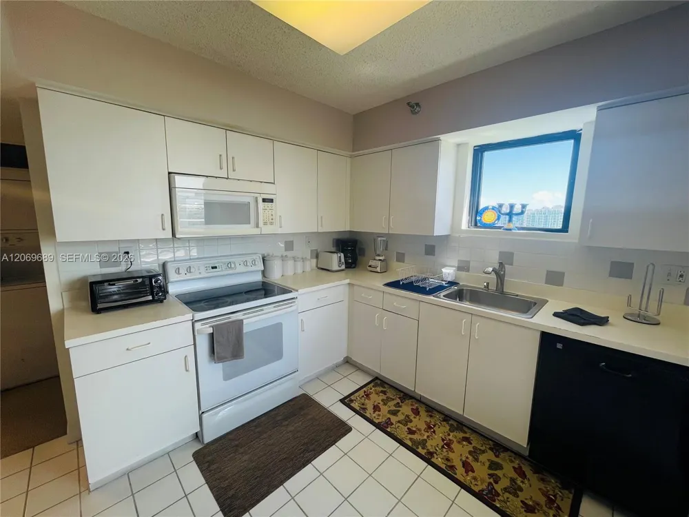 3300 NE 191st St #1101 Aventura, FL 33180