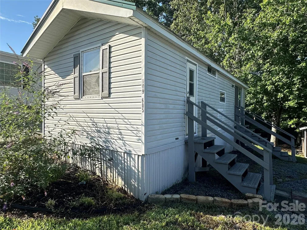 109 Hummingbird Circle New London, NC 28127