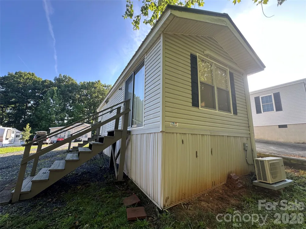109 Hummingbird Circle New London, NC 28127