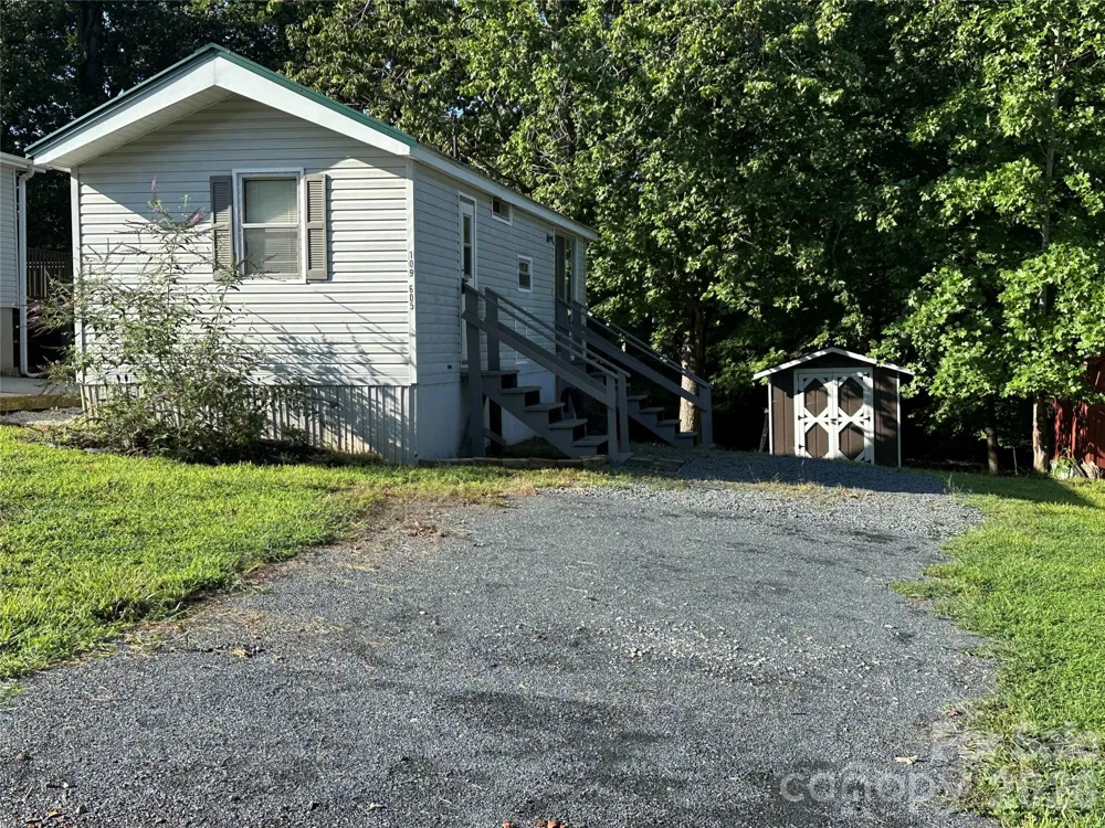 109 Hummingbird Circle New London, NC 28127