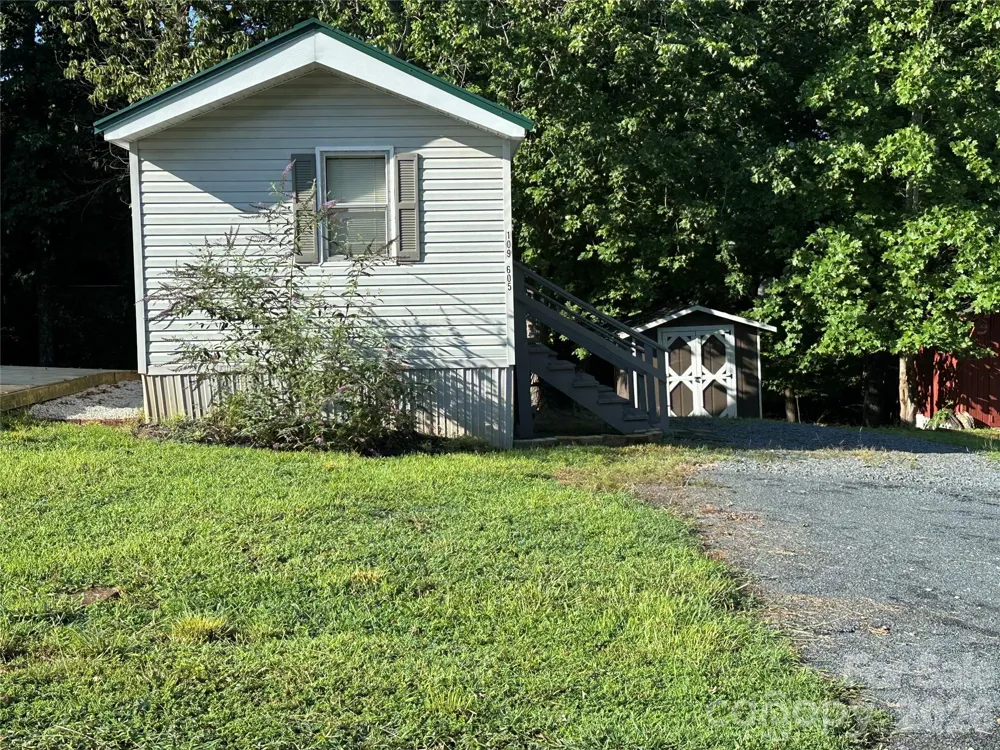 109 Hummingbird Circle New London, NC 28127