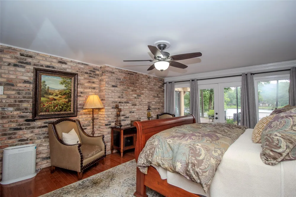 3783 Spring Drive Huntsville, TX 77340