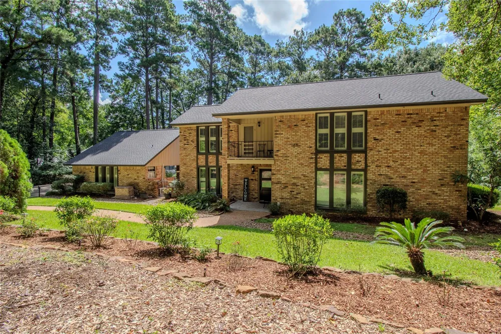 3783 Spring Drive Huntsville, TX 77340