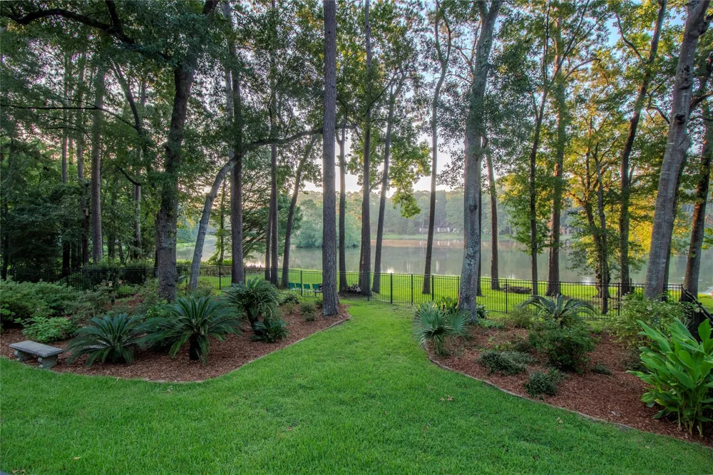 3783 Spring Drive Huntsville, TX 77340