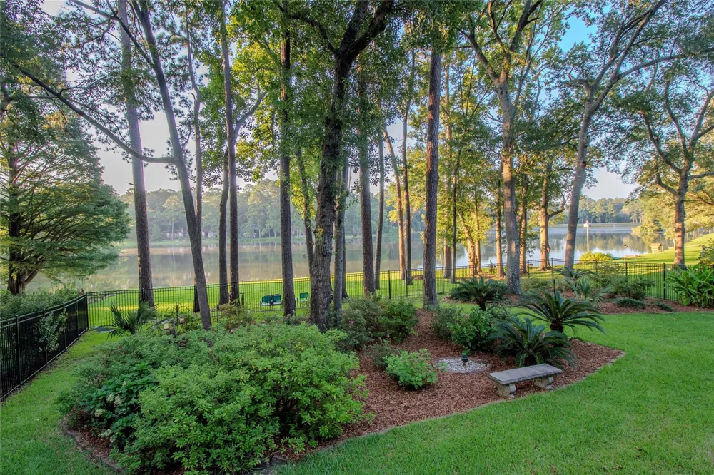3783 Spring Drive Huntsville, TX 77340