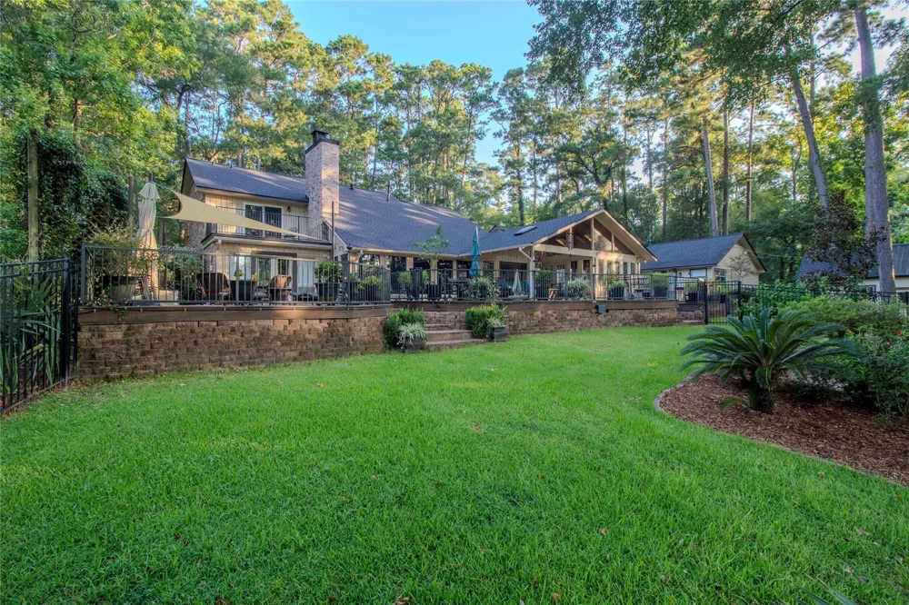 3783 Spring Drive Huntsville, TX 77340