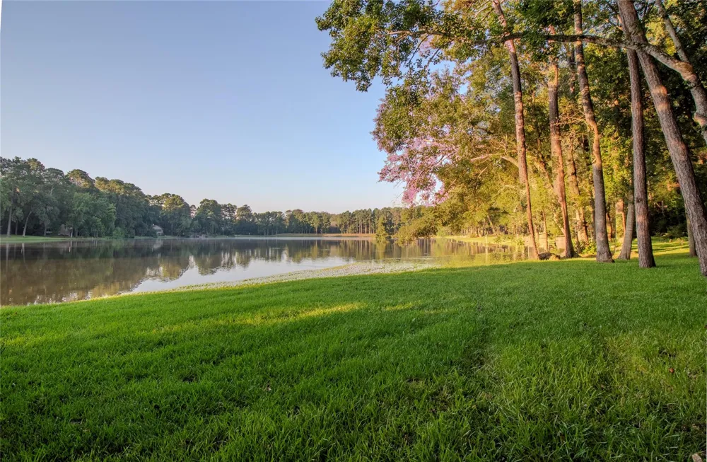 3783 Spring Drive Huntsville, TX 77340