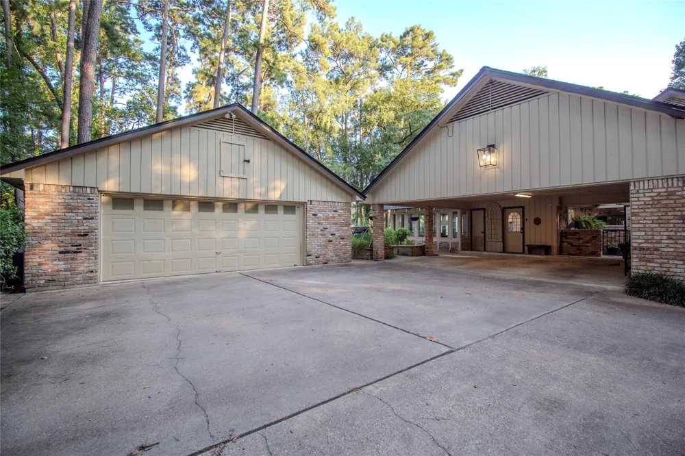 3783 Spring Drive Huntsville, TX 77340