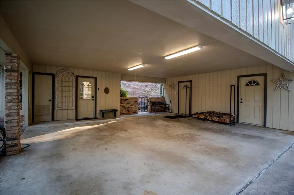 3783 Spring Drive Huntsville, TX 77340