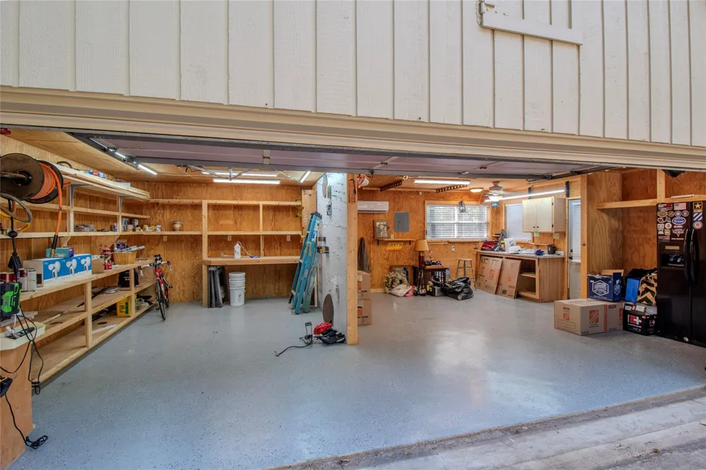 3783 Spring Drive Huntsville, TX 77340