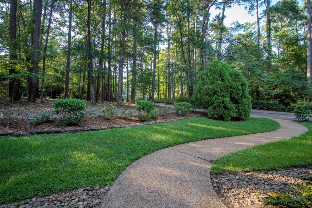 3783 Spring Drive Huntsville, TX 77340