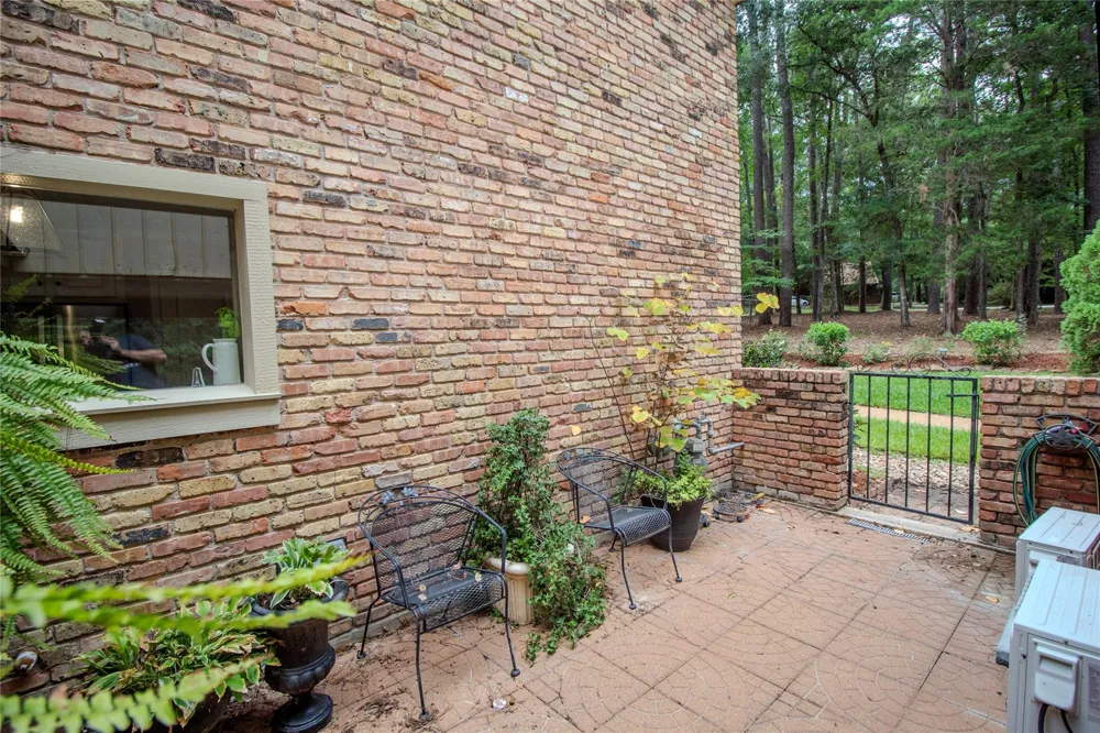 3783 Spring Drive Huntsville, TX 77340