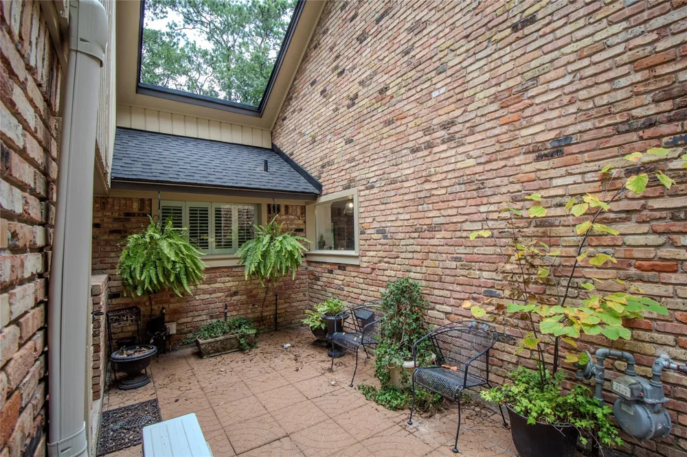 3783 Spring Drive Huntsville, TX 77340