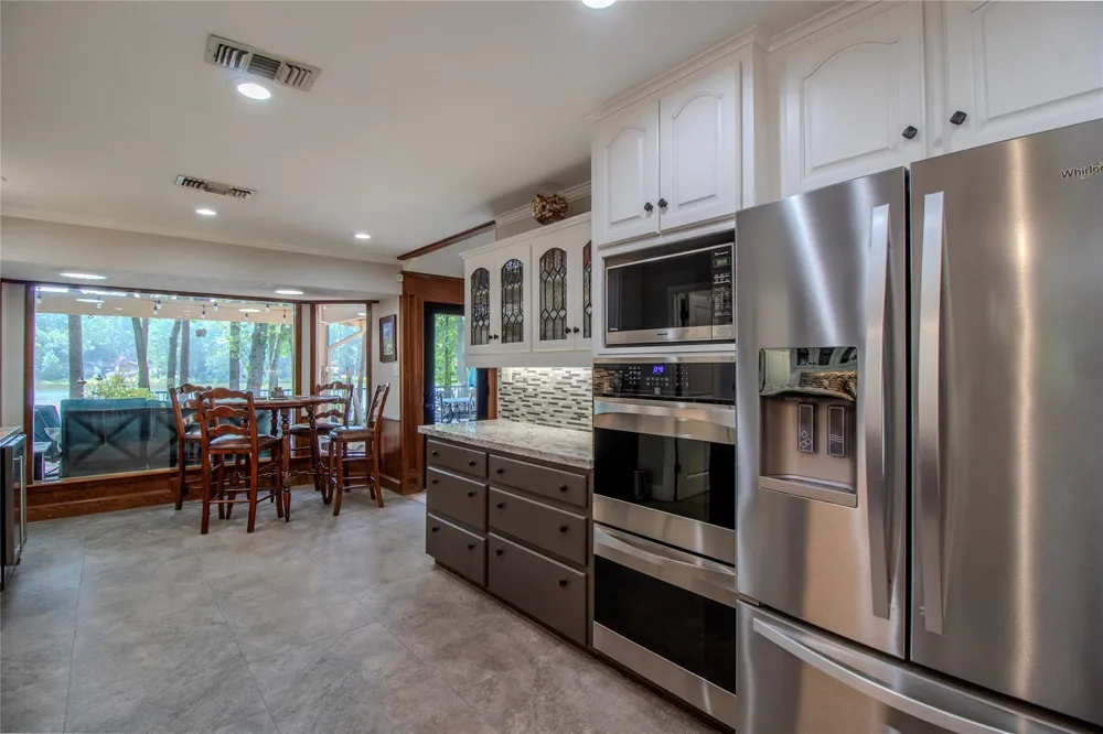 3783 Spring Drive Huntsville, TX 77340