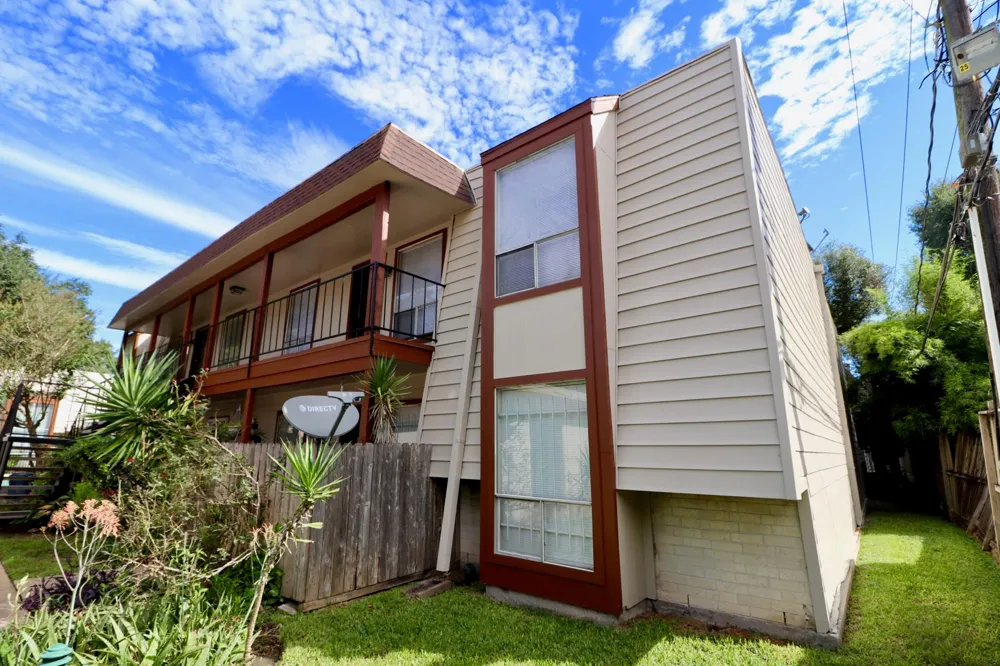 5929 Queensloch Drive #127 Houston, TX 77096