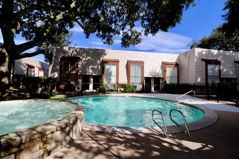5929 Queensloch Drive #127 Houston, TX 77096