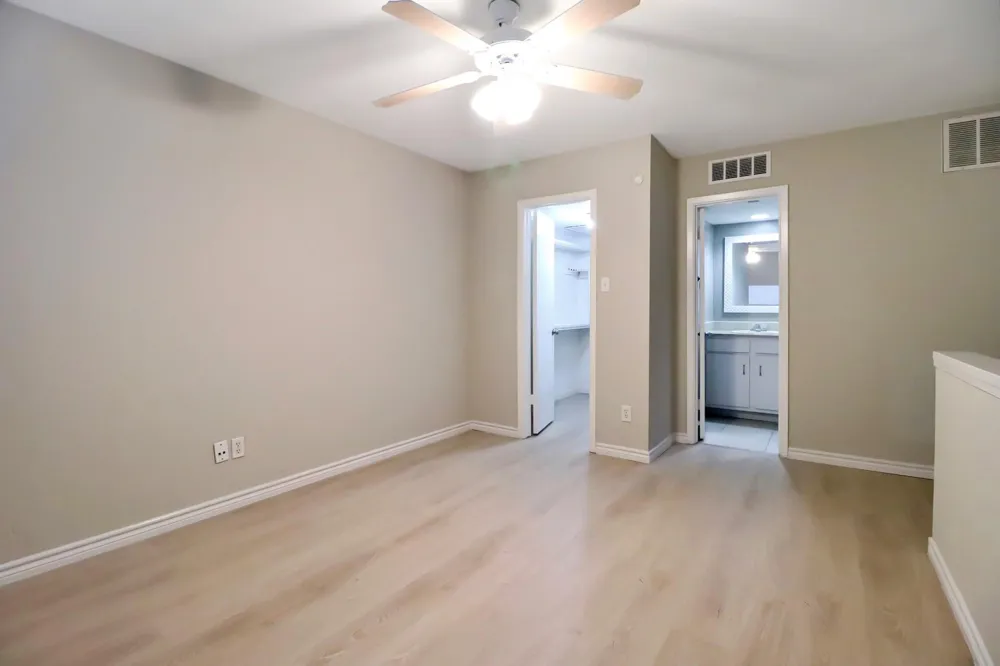 5929 Queensloch Drive #127 Houston, TX 77096