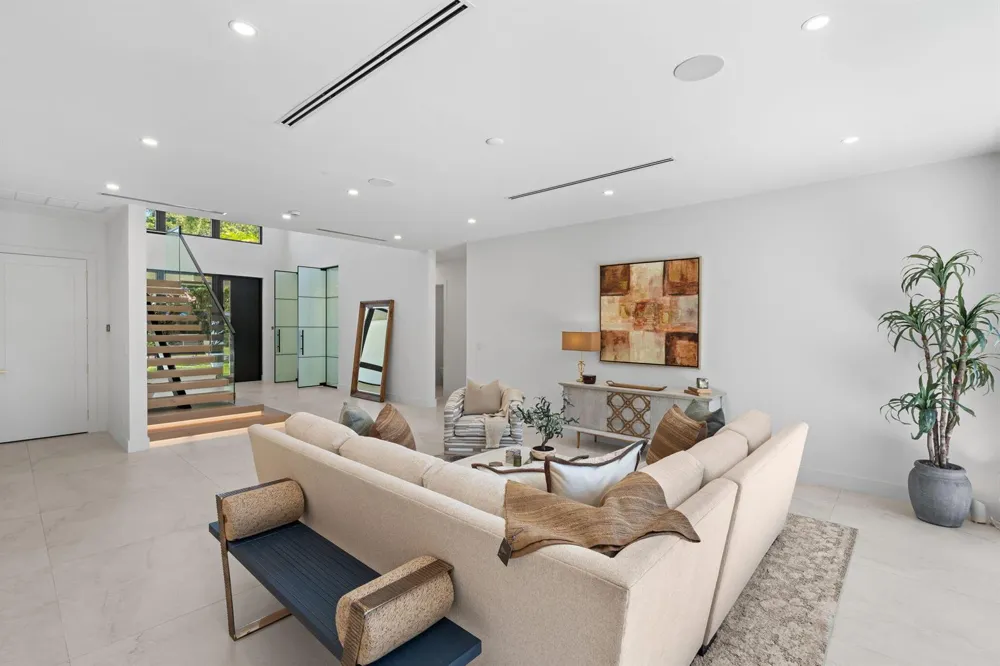 2506 NE 14TH STREET Fort Lauderdale, FL 33304