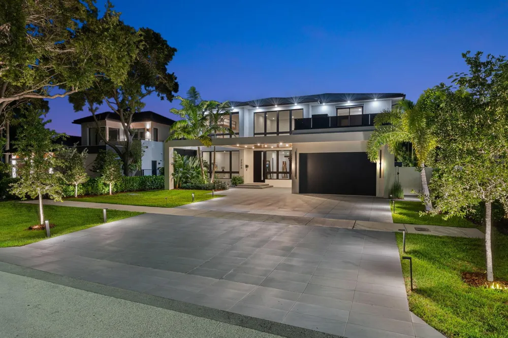 2506 NE 14TH STREET Fort Lauderdale, FL 33304