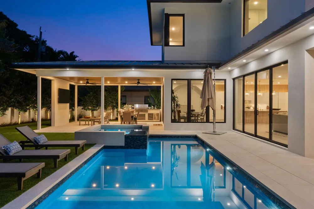 2506 NE 14TH STREET Fort Lauderdale, FL 33304