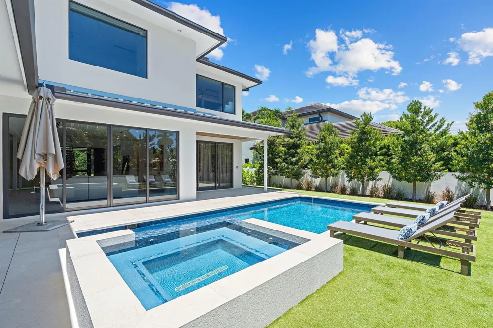 2506 NE 14TH STREET Fort Lauderdale, FL 33304