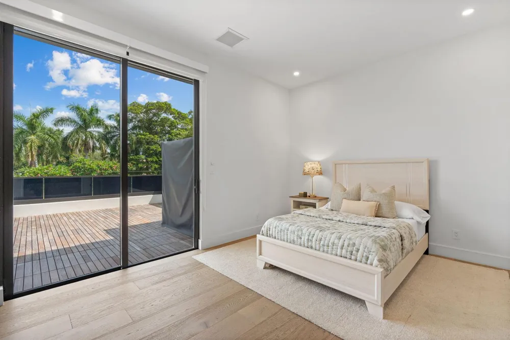 2506 NE 14TH STREET Fort Lauderdale, FL 33304