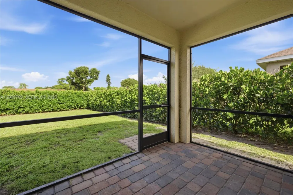 10288 silver pond LN Lehigh Acres, FL 33936