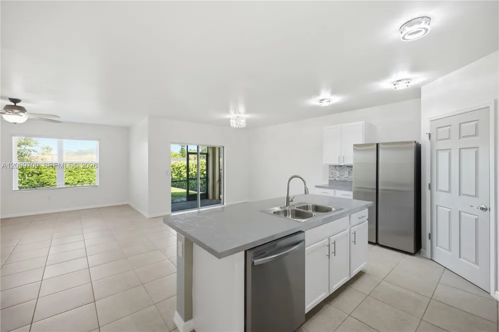 10288 silver pond LN Lehigh Acres, FL 33936