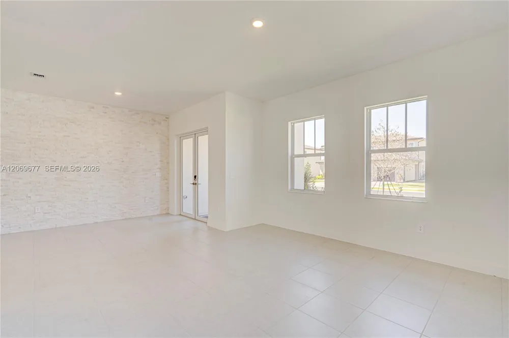 4390 SW 122nd Ter Davie, FL 33330