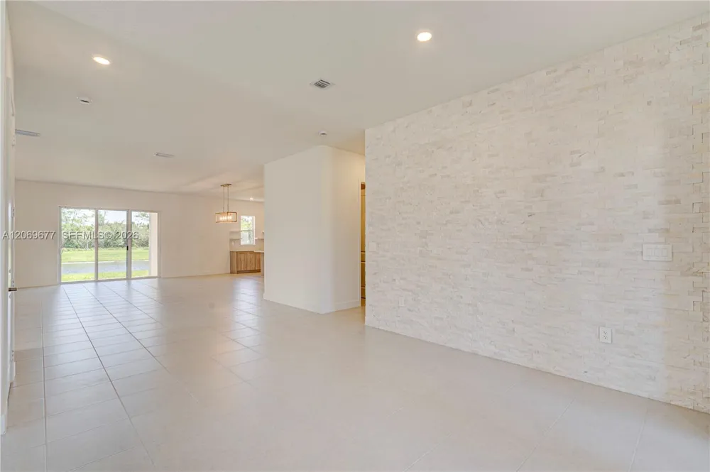 4390 SW 122nd Ter Davie, FL 33330