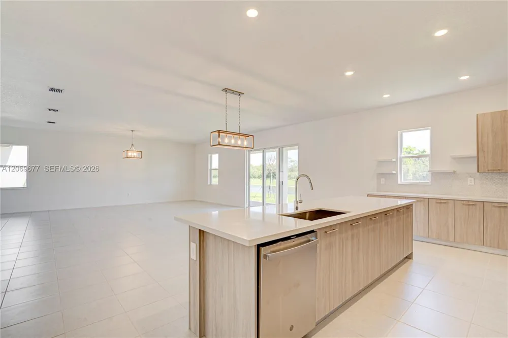 4390 SW 122nd Ter Davie, FL 33330