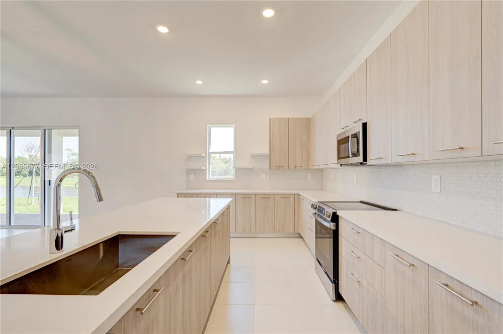 4390 SW 122nd Ter Davie, FL 33330