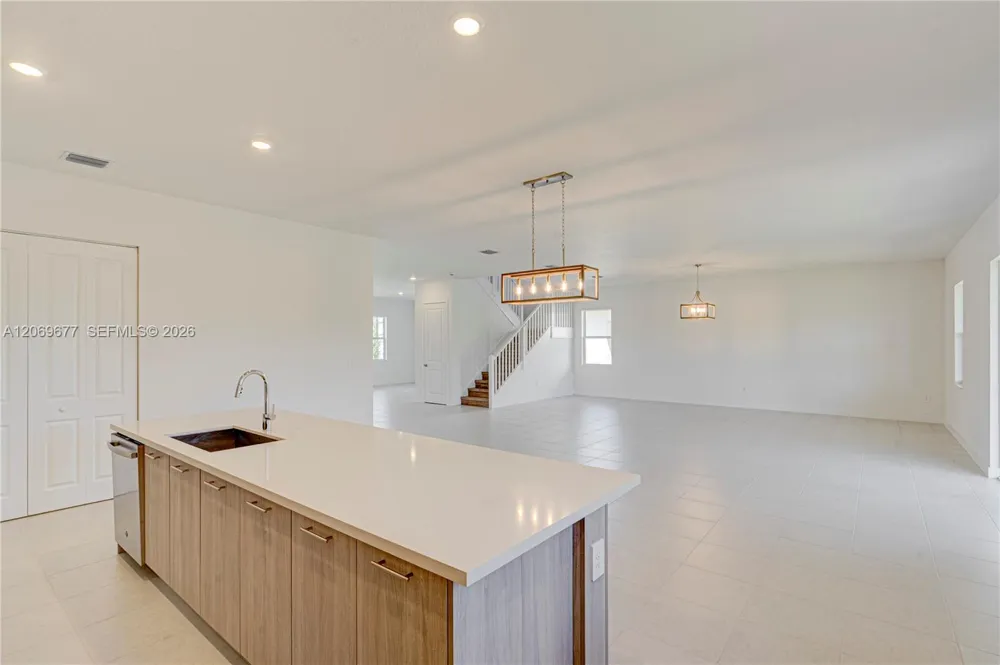 4390 SW 122nd Ter Davie, FL 33330