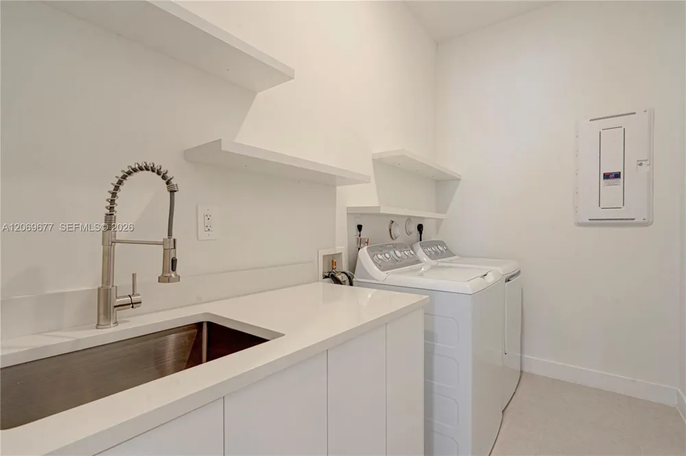 4390 SW 122nd Ter Davie, FL 33330