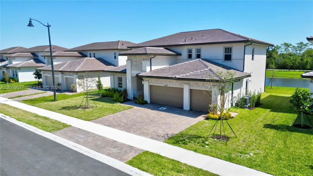 4390 SW 122nd Ter Davie, FL 33330