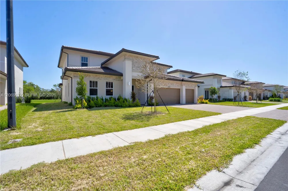 4390 SW 122nd Ter Davie, FL 33330