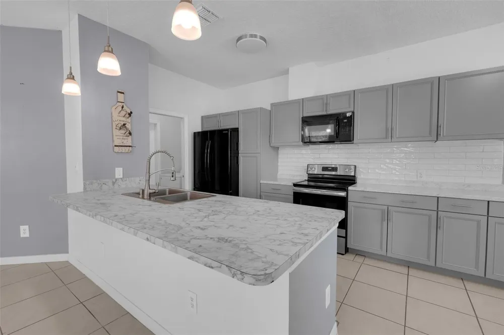 4384 PARADISE COVE COURT Kissimmee, FL 34746